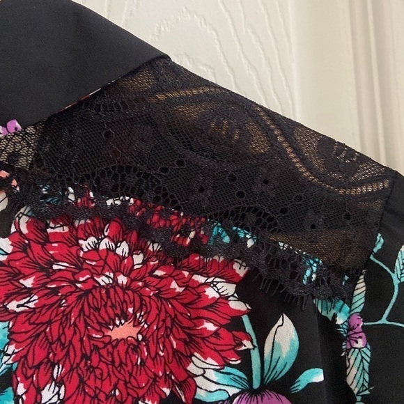 Candie's Black Floral Lace Long Sleeve Blouse M NWT - Picture 5 of 10